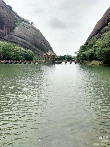 龟峰山风景区_龟峰山风景区入口处的湖叫什么